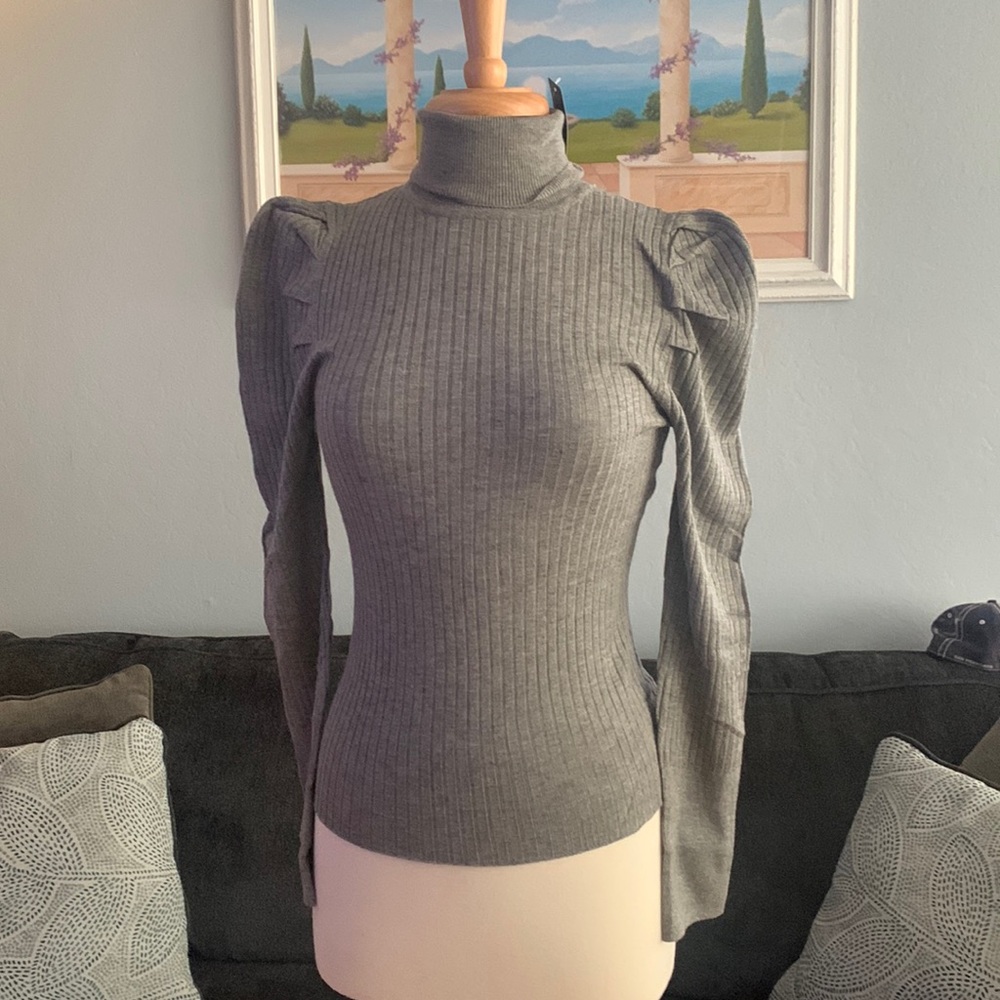 Women’s top Gray Color